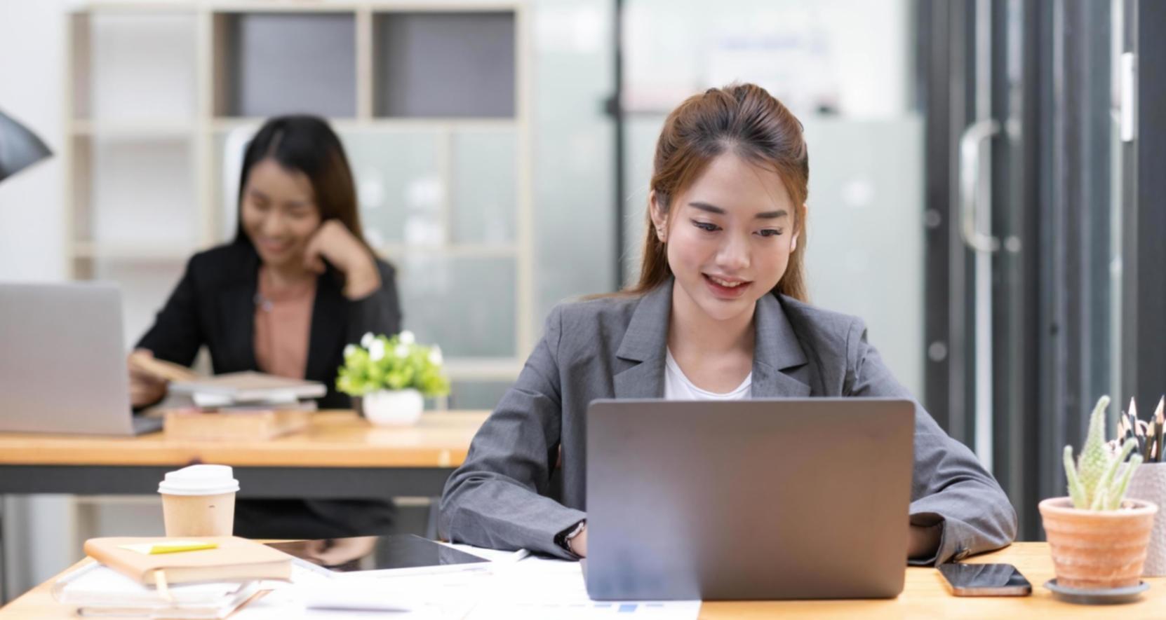 Online learning setup with financial course materials and Australian banking apps